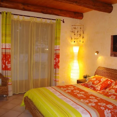 Le Talapet Bed & Breakfast *